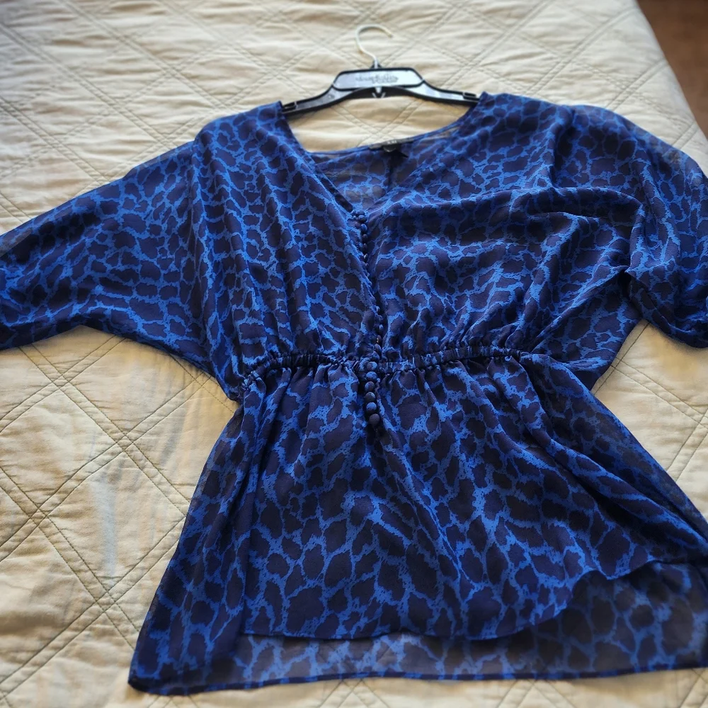 Top - Picture 2 of 2